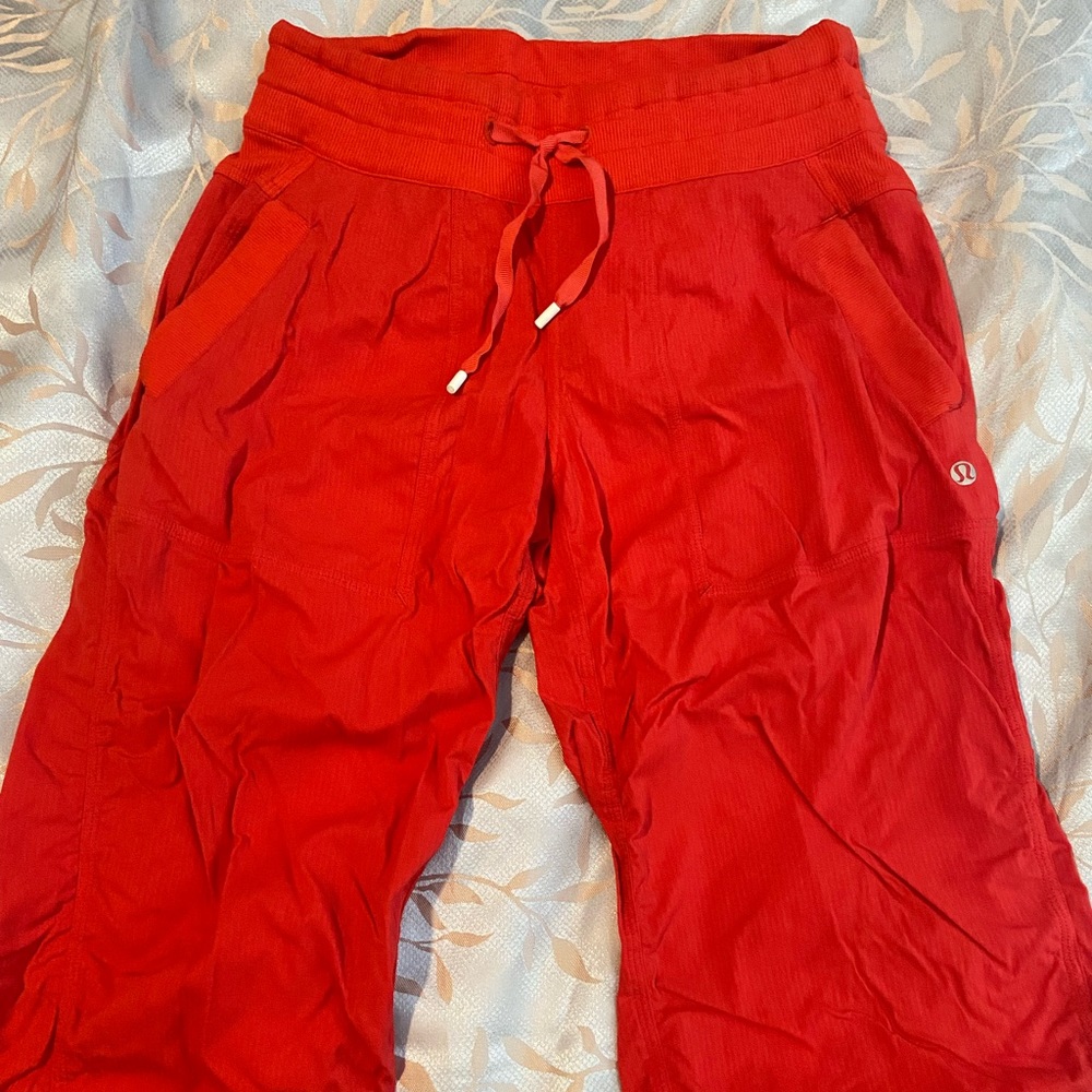Lululemon 3/4 joggers hot color 🔥